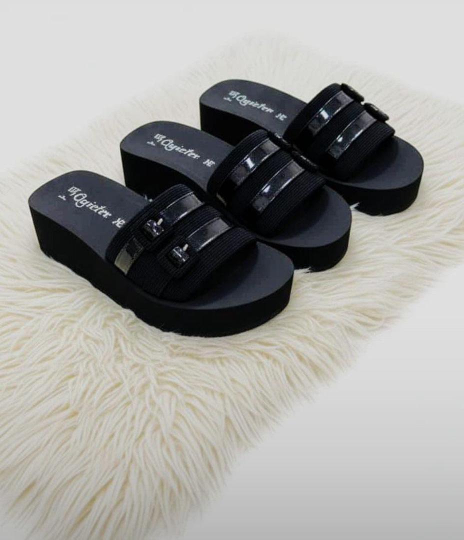 Black wedge